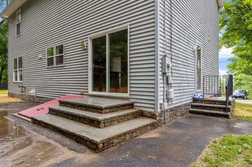 465 Josiah Bartlett Rd, Concord NH 03301-5919 exterior