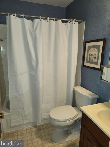 303 Vly Vw Ave, Leesburg VA 20175-2629 exterior