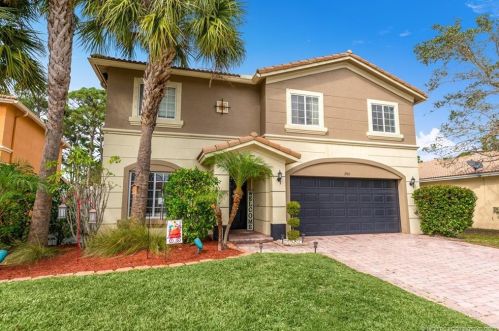 1955 Newport Isles Blvd, Fort Pierce, FL 34953-4381