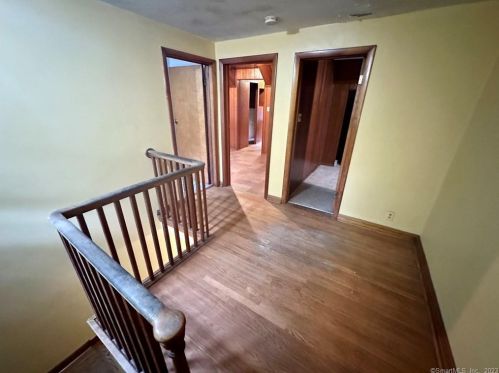 19 Kulas Ter, Seymour CT 06483-2715 exterior