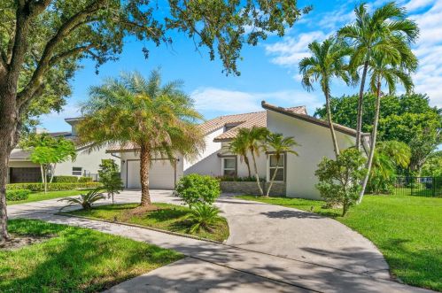 2700 41st St, Boca Raton FL  33434-5842 exterior