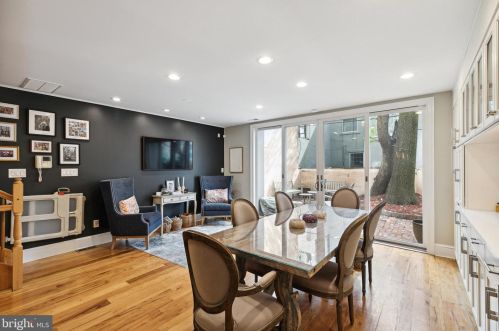 128 Bainbridge St, Philadelphia PA  19147-2402 exterior