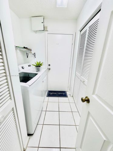 6155 Bay Is Dr, Boynton Beach FL exterior