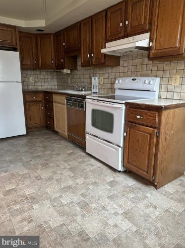 711 Rively Ave, Manor PA 19036-1118 exterior