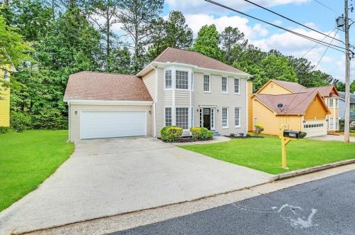 3174 Palm Tree Dr, Lithonia GA  30038-2360 exterior