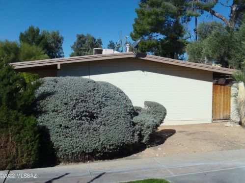 5901 Oracle Rd, Tucson AZ  85704-3827 exterior