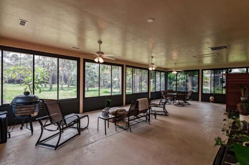 3770 25 Ave, Naples FL 34120-4367 exterior