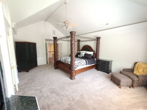 11902 Autumn Rdg Dr, Sandy UT 84092-7342 exterior