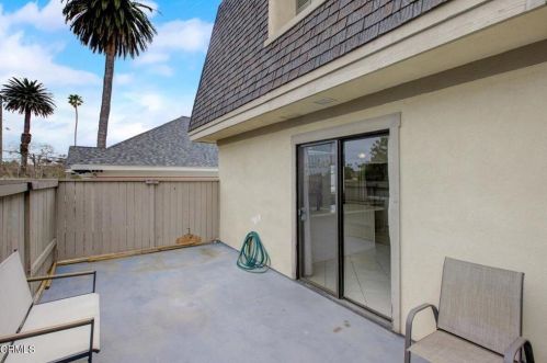 553 E St, Oxnard CA 93030-6983 exterior