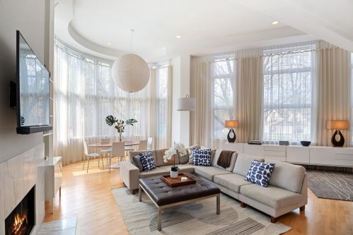 1865 Wilmot Ave, Chicago, IL 60647-4416