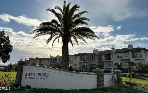 1350 Bayside Cir, Oxnard CA  93035-2148 exterior