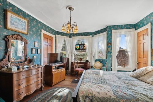 1332 Norwood St, Chicago IL 60660-2415 exterior