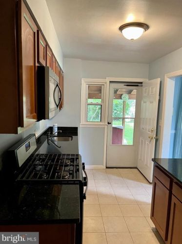 11930 Andrew Ct, Silver Spring MD 20902-1151 exterior