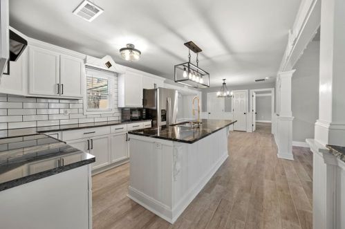 484 Dot Dr, Atlanta GA 30349-2703 exterior