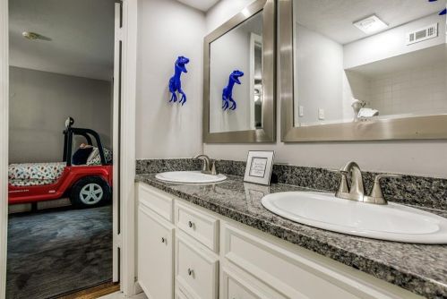 6305 Chesley Ln, Dallas TX 75214-2116 exterior