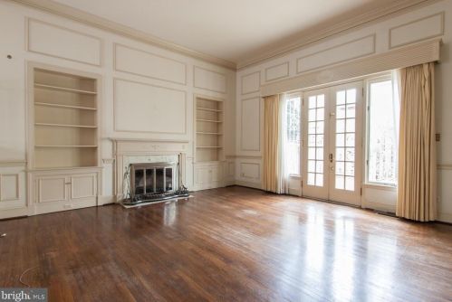 105 Queen St, Alexandria VA  22314-2610 exterior