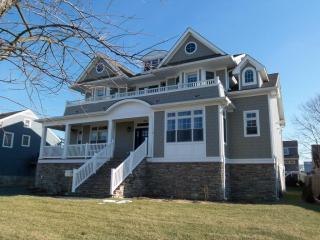 106 Trenton Ave, Point Pleasant Beach NJ  08742-3254 exterior