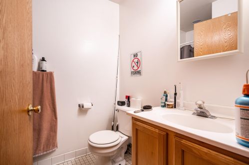 2910 Newhall St, Milwaukee WI 53211-3223 exterior