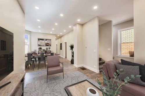 8740 Escanaba Ave, Chicago IL  60617-3115 exterior