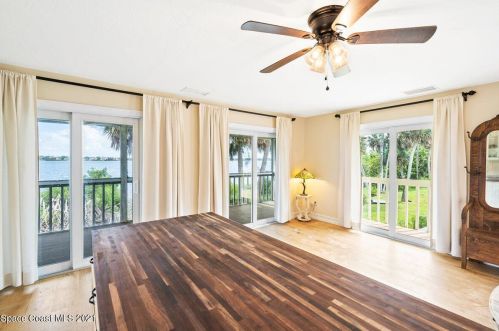 10060 Tropical Trl, Merritt Island FL 32953-6060 exterior