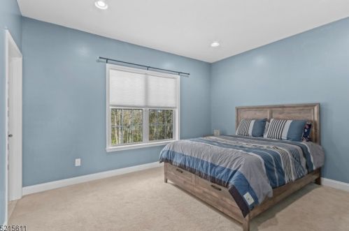 8 Sovereign Dr, Roxbury Township NJ  07836-0230 exterior