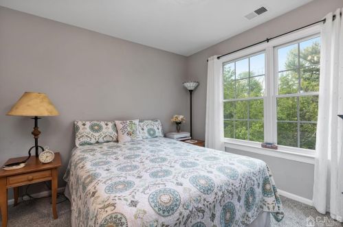 1532 Waterford Dr, Edison NJ  08817-1919 exterior