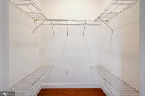 985 6th St, Philadelphia PA  19123-1405 exterior