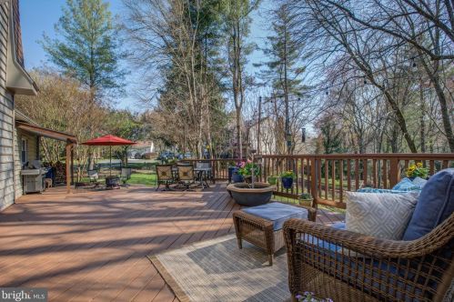 16616 Cutlass Dr, Rockville MD 20853-1332 exterior