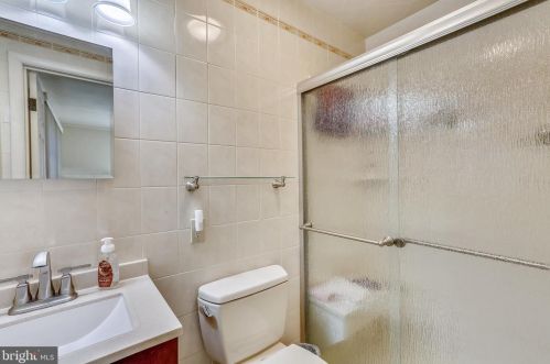 8 David Ct, Silver Spring MD exterior