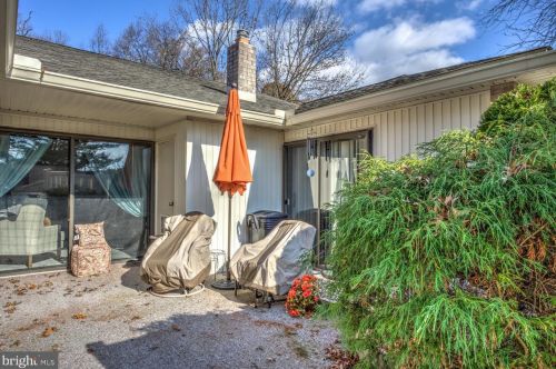 407 Valleybrook Dr, Lancaster PA 17601-4612 exterior