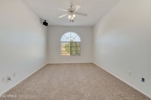 2737 Amberwood Dr, Phoenix AZ 85045-4208 exterior