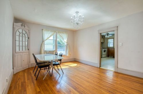 28 Merrimac Ave, Springfield MA  01104-2718 exterior