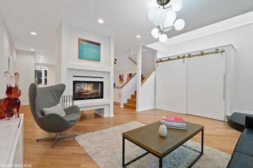 2710 Bosworth Ave, Chicago, IL 60614-1110