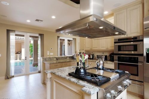 3291 11 Ave, Naples FL 34117-4130 exterior