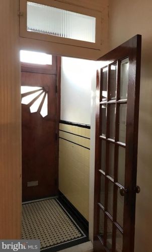 912 Catharine St, Philadelphia PA 19143-2624 exterior