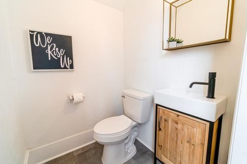 106 Orchard St, Dowagiac MI  49047-1211 exterior