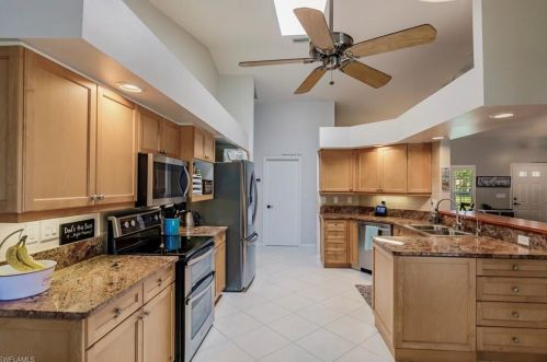 191 Old Tamiami Trl, Naples FL exterior