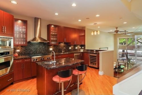 1415 Leavitt St, Chicago IL  60622-1816 exterior