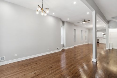 4812 Forrestville Ave, Chicago IL 60653-3425 exterior