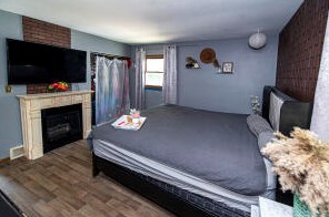 3934 Clinton Ave, Milwaukee WI 53223-4718 exterior