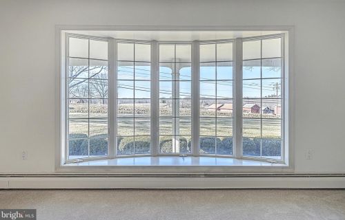 869 Fairview Dr, Hanover PA 17331-9747 exterior