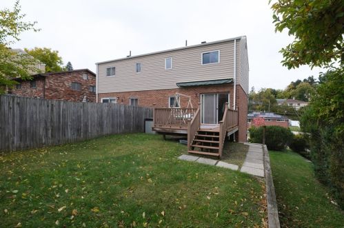 1421 Hillsboro St, Pittsburgh PA 15204-2330 exterior