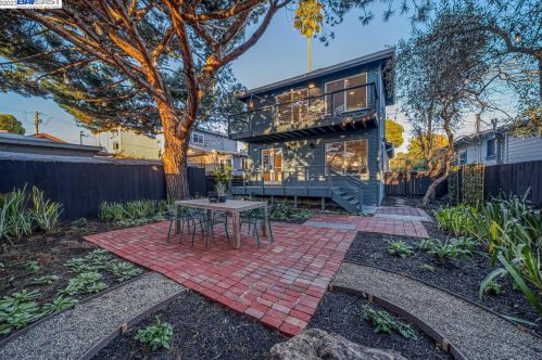 1112 Kains, Berkeley CA 94706-1218 exterior