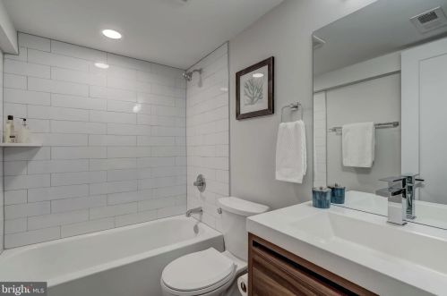 2718 17th St, Washington DC 20003-3123 exterior