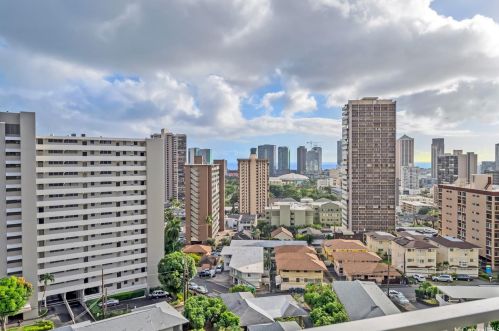 927 Prospect St, Honolulu HI 96822-3482 exterior