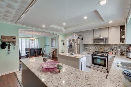 2108 11 St, Irving TX 75060-3529 exterior