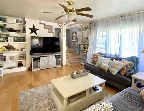 8 Casper Crk Rd, Poughkeepsie NY 12603-5004 exterior