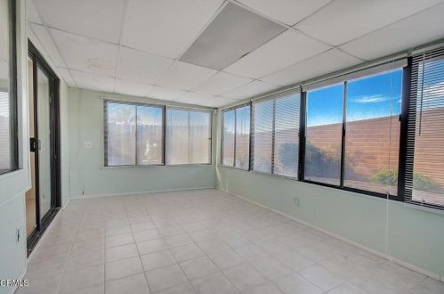 1041 Kumquat Pl, Oxnard CA 93036-1533 exterior