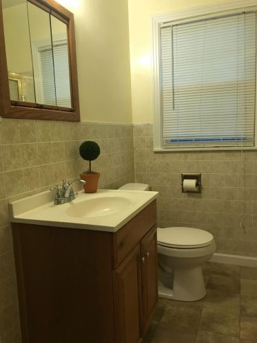 145 West Ave, Turlock CA 95380-5654 exterior