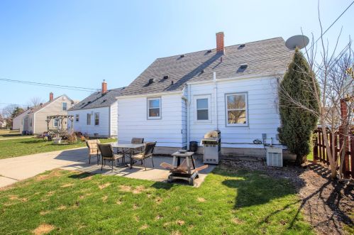 1302 Tripoli Ave, Milwaukee WI 53207-4030 exterior